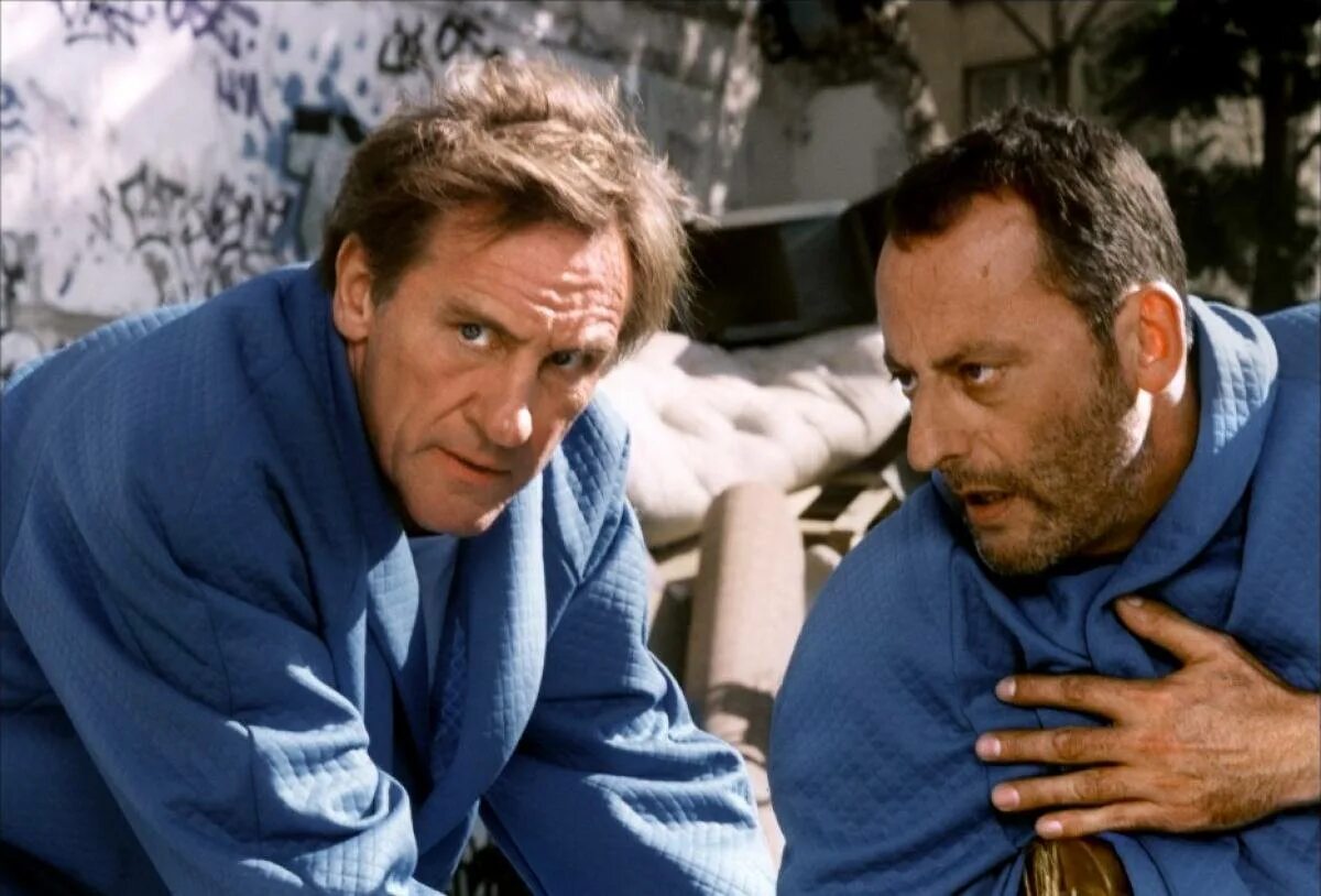 Самые французские комедии. Самые французские комедии. Кристиан клавье безумная свадьба. Луи де фюнес кадры. Французская комедия бобро поржаловать.