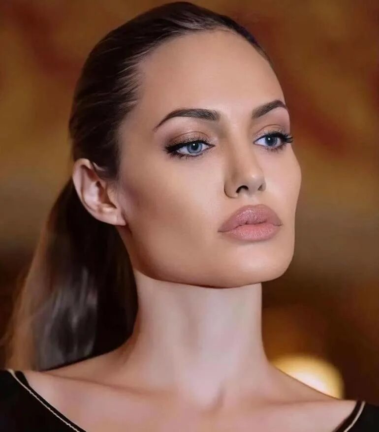 Красивые глаза. Красиво выраженные. Красиво выраженные. Красивые брюнетки с зелеными глазами. Красивая мимика лица.