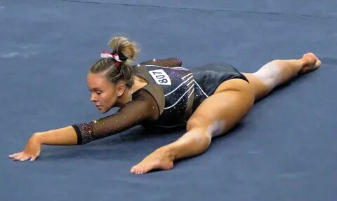 Beautiful gymnast - 67 photo