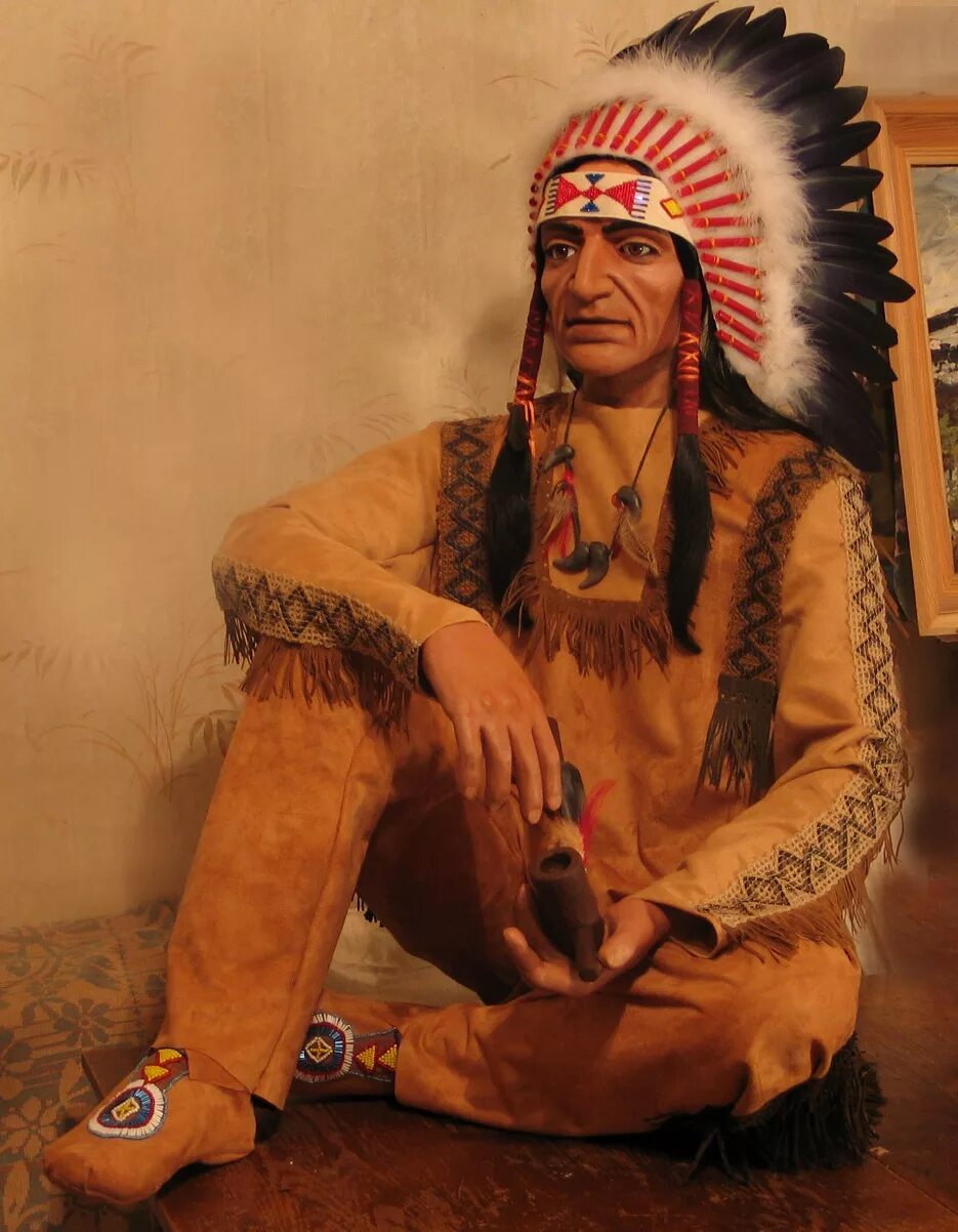 одежда индейцев. одежда вождя. национальная одежда индейцев. индейцы навахо национальный костюм. хао приветствие индейцев.