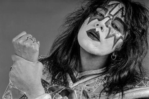 uwu Paul Stanley, Ace Frehley, Kiss Makeup, Rock And Roll, Kiss Pictures, K...