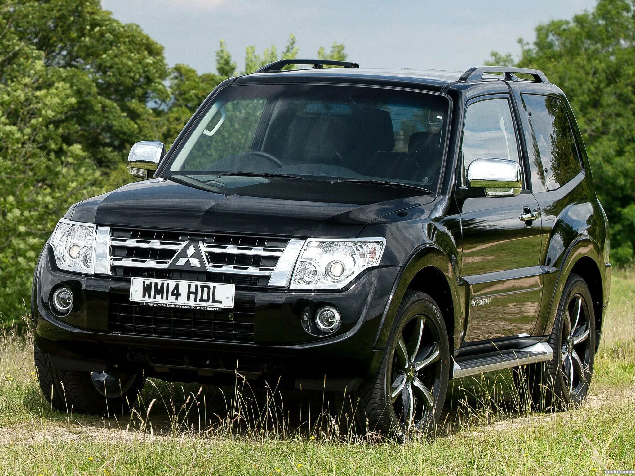 Какой паджеро купить. Митсубиси Паджеро 4. Mitsubishi Pajero Шогун 2013. Mitsubishi Pajero 3. Паджеро 4 коротыш.