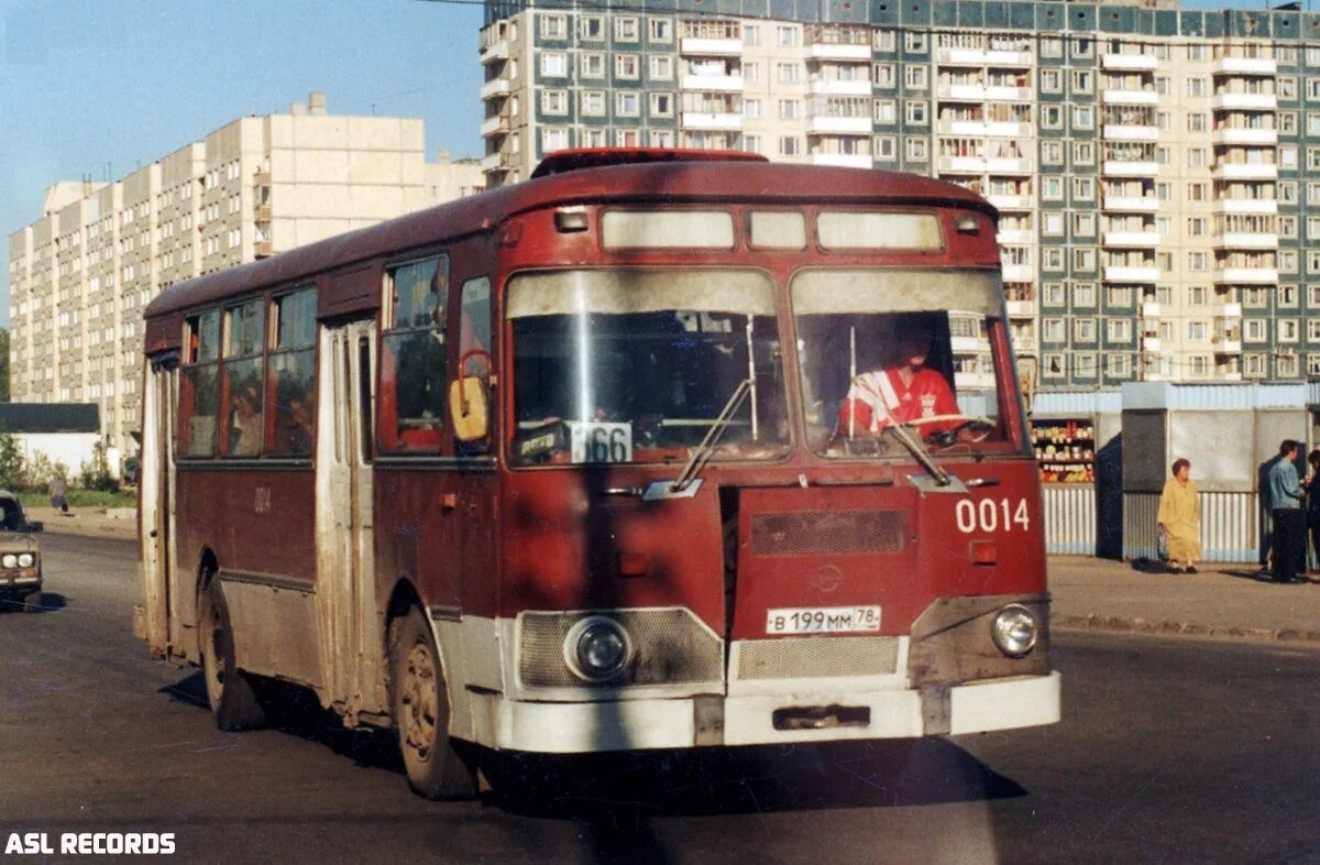 Ретро автобус санкт-петербург экскурсии. Ikarus 280 в санкт-петербурге. Лиаз 677 в петербурге. Лиаз 677 на невском проспекте. 64.