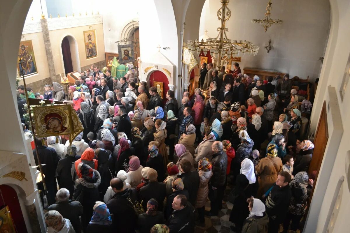 Пасха храм. Церковь входа господня в иерусалим. Храм гроба господня в иерусалиме. Входо-иерусалимская церковь в великом новгороде. Храм входа господня в иерусалим в бирюлево батюшка давид.