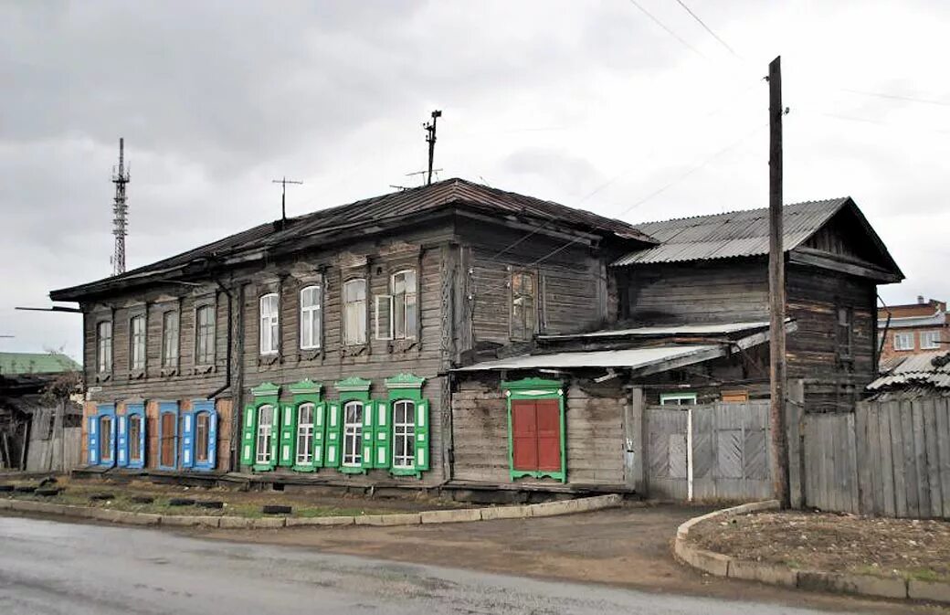 Дом купца Гадалова Канск. Гадаловские ряды Канск. Старый дом Канск. Купцы Гадаловы Канск. Канск какой край