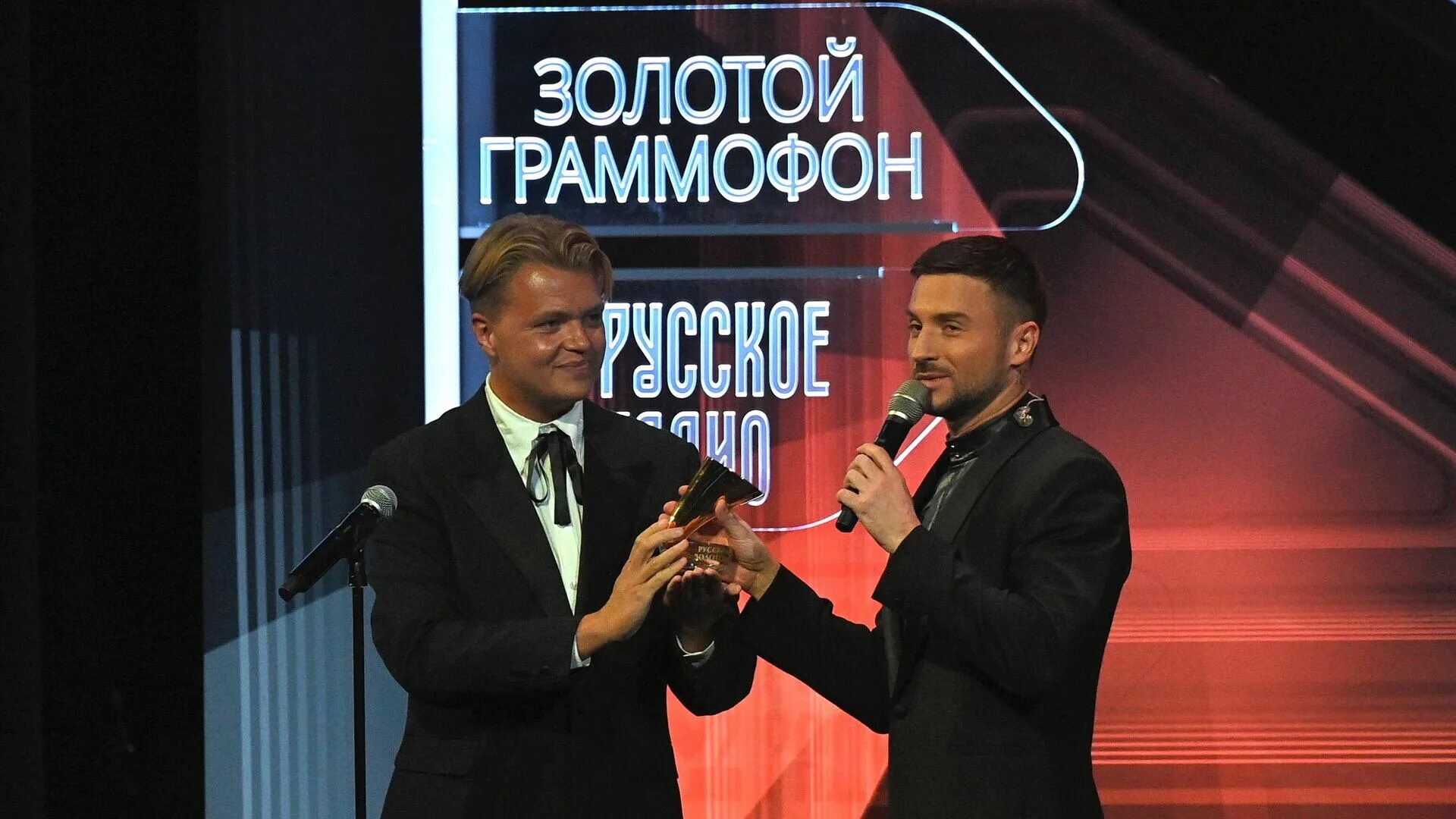 Граммофон вручение. Золотой граммофон 2025. премия золотой граммофон. церемония вручения золотой граммофон. победители золотого граммофона 2025.