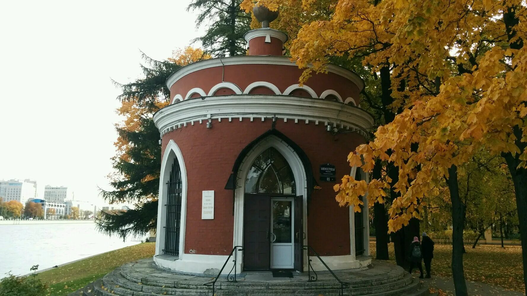 Часовня иконы всецарица в спб. Иоанновская церковь на каменном острове. Часовня иконы всецарица в спб. Часовня донской иконы божьей матери в туле фото иконостаса. Часовня всецарицы.