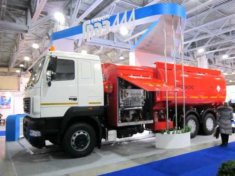 Грабовский автомобильный завод завод граз. Граз аэродромные топливозаправщики. Завод граз грабово. Граз грабово. Полуприцеп граз.