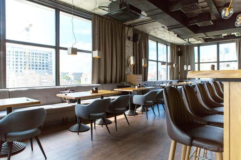 Скай бар самара. Ресторан sky bar самара. скай бар самара крыша. скай бар веранда самара.