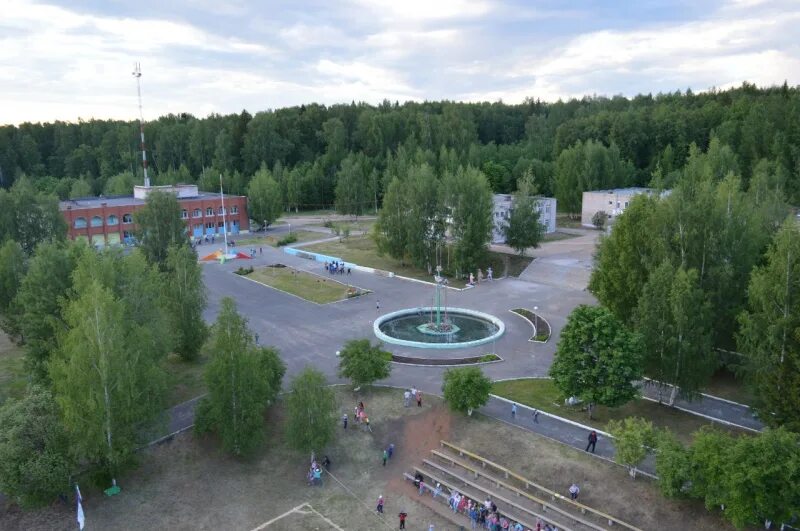 Оранжевое настроение лагерь якшур бодья. Детские лагерь дзержинец ижевск. Якшур бодьинский тракт лагерь. Лагерь город ижевск. Башкирия лагерь дружба.