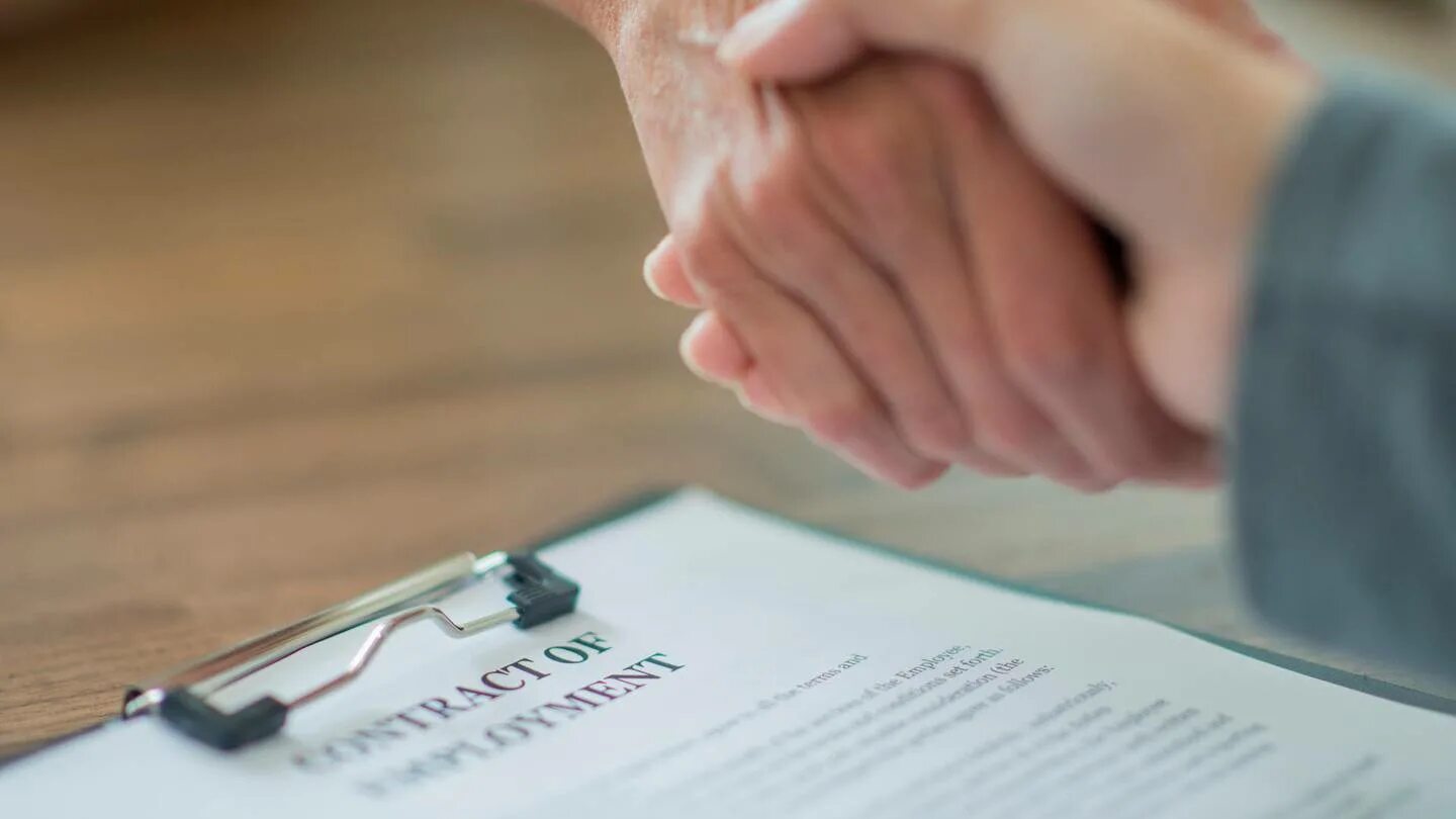Fixed contract. Трудовой договор. employment contract. трудовой договор фото. заключение трудового договора картинки.