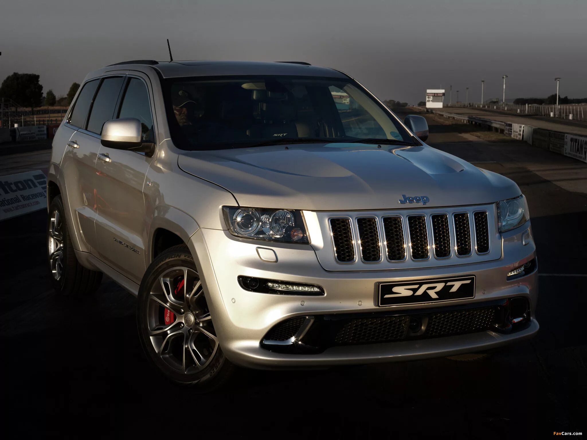 Джип гранд чероки дизель купить. Jeep Grand Cherokee 2012. Jeep Grand Cherokee wk2 2012. Jeep Grand Cherokee wk2. Jeep Grand Чероки 2012.