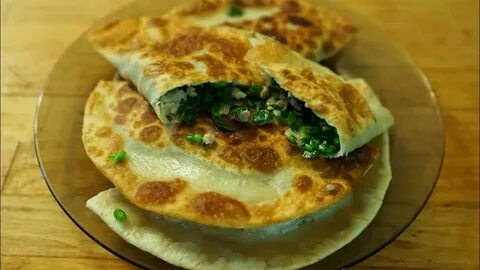 Лепешка с яйцами и зеленым луком