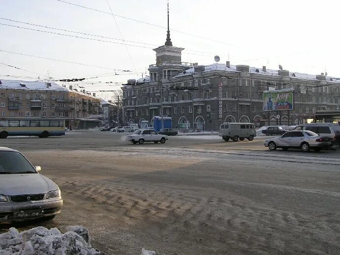 Площадь октября барнаул. Улицы Барнаула площадь октября. Площадь октября Барнаул остановка. Кафе на площади октября Барнаул.