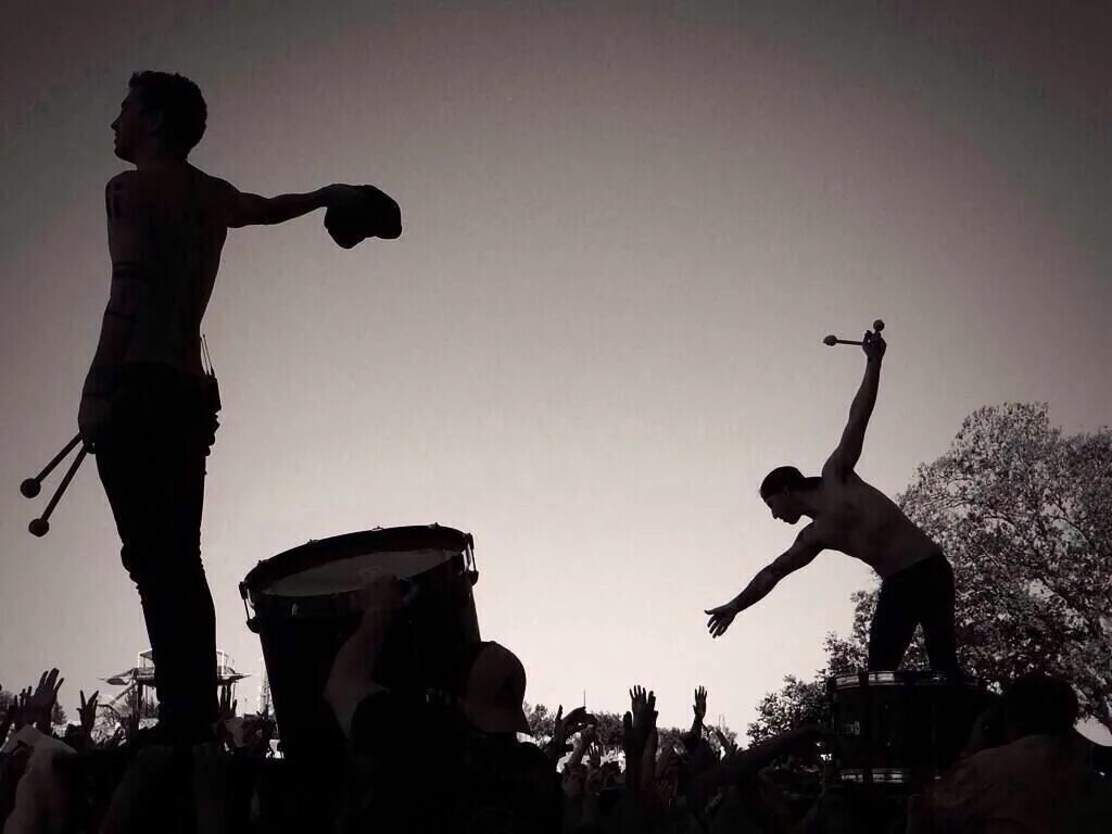 Twenty one pilots the outside. Twenty one pilots. twenty one pilots сальто. the outside twenty one pilots клип.