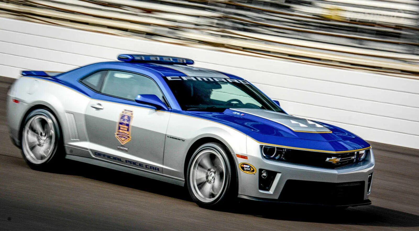 Полицейский мустанг. Chevrolet Camaro zl1 Police. Форд Мустанг 911 полиция. Полицейский Форд Мустанг gt. Форд Мустанг 2000 Police.