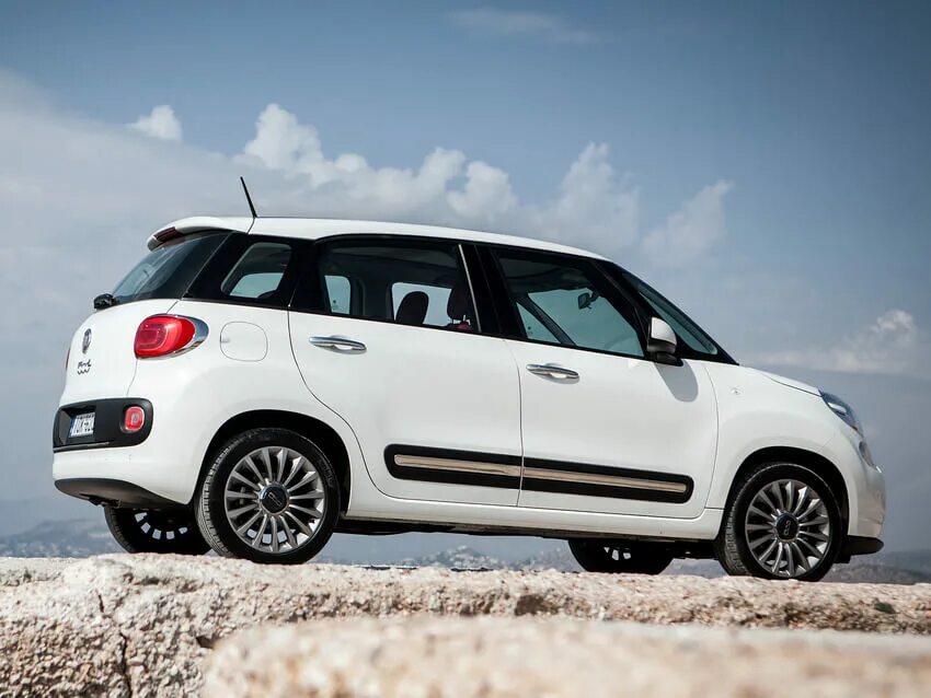 Fiat 500l. Фиат 500l 1,4л. Fiat 500l 2022. Fiat 500 l Trac. Б л с 2023