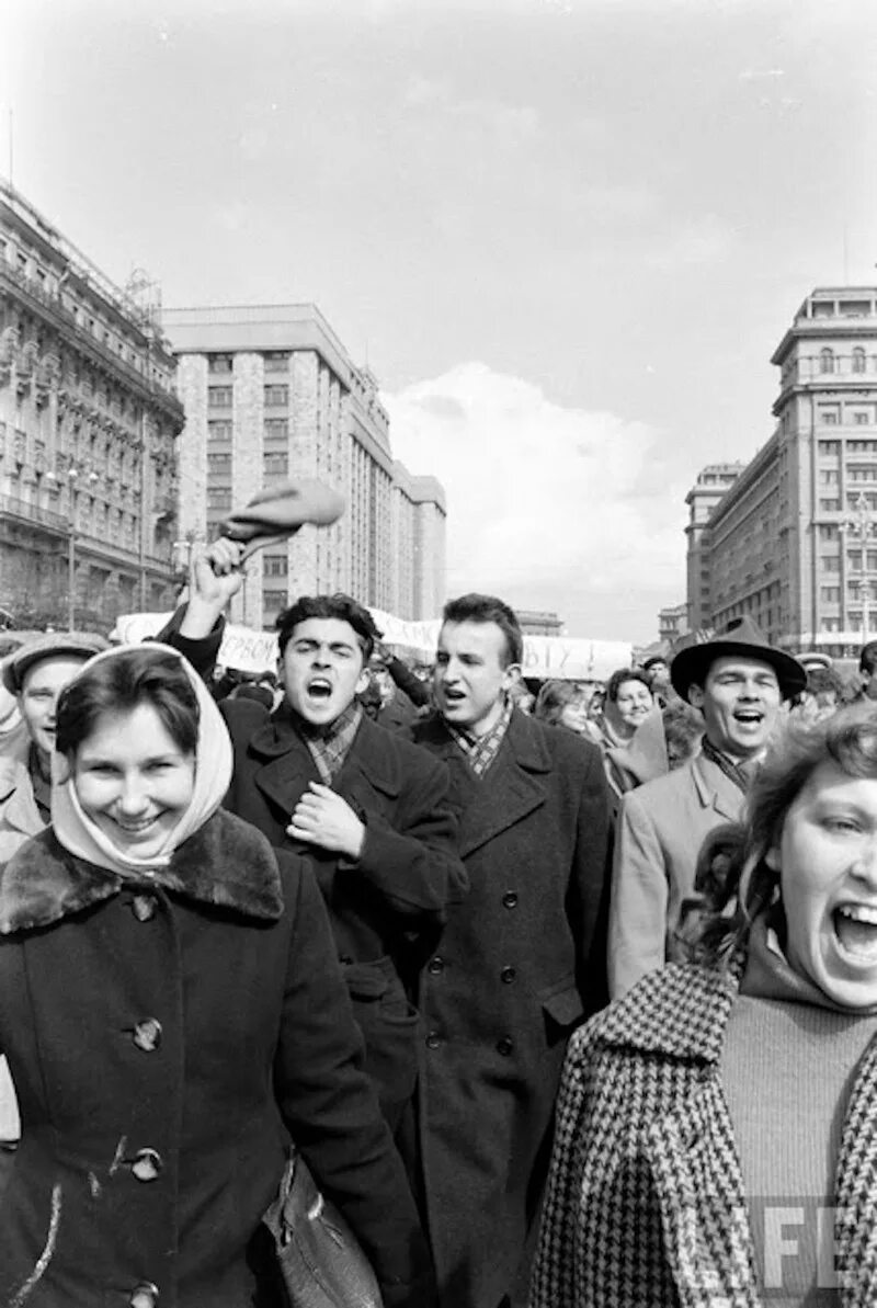 История 12 апреля 1961. Москва встречает Гагарина 1961. 1961 Год Москва Гагарин. Гагарин 12 апреля 1961.