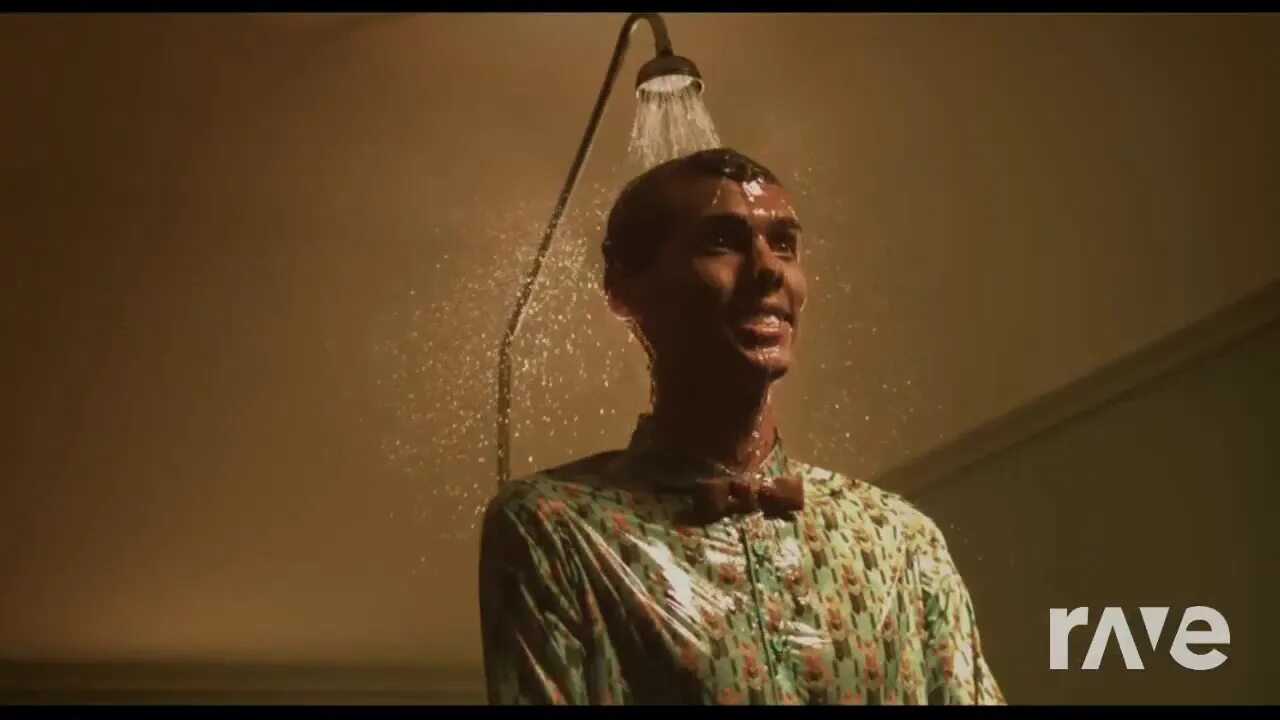 Папа уте стромай. Stromae отец. Papaoutai клип. Клип стромае Папауте. Stromae Papaoutai видео.