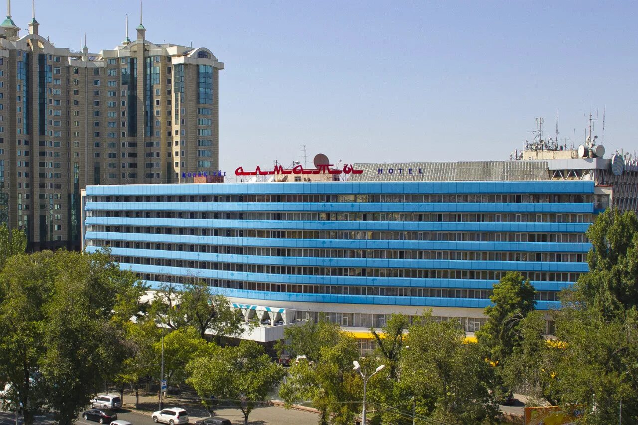 Almaty hotel. Алма-Ата гостиница Казахстан. Гостиница Алма-Ата в Алма-Ате. Гостиница Алматы в Алматы. Гостиница Казахстан в Алматы.