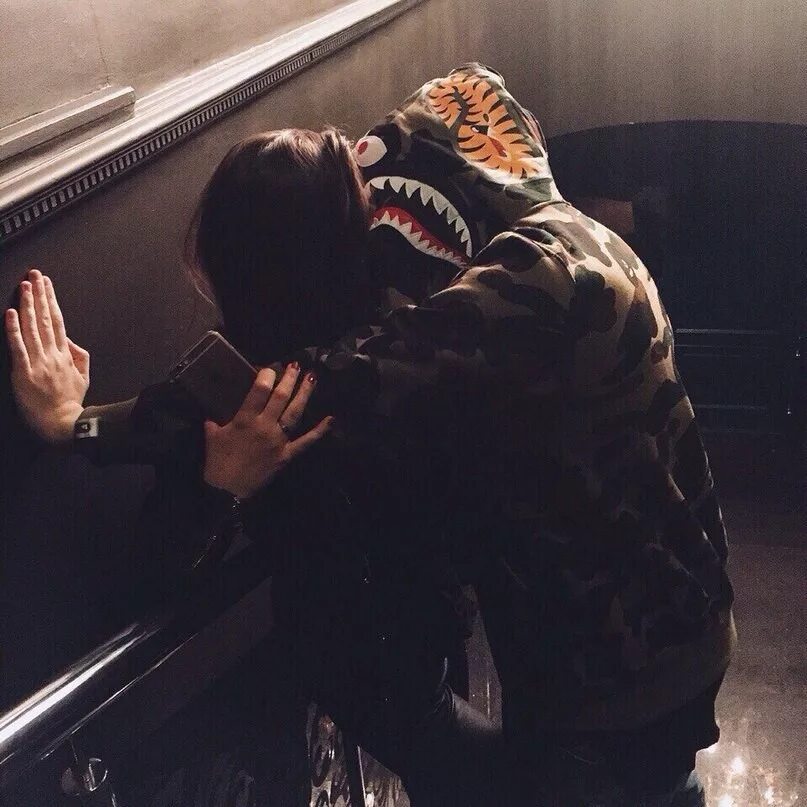 T1one и zippo. Парень с девушкойбез леца. Парочки без лица. Как целует хулиган слушать онлайн бесплатно. T1one.