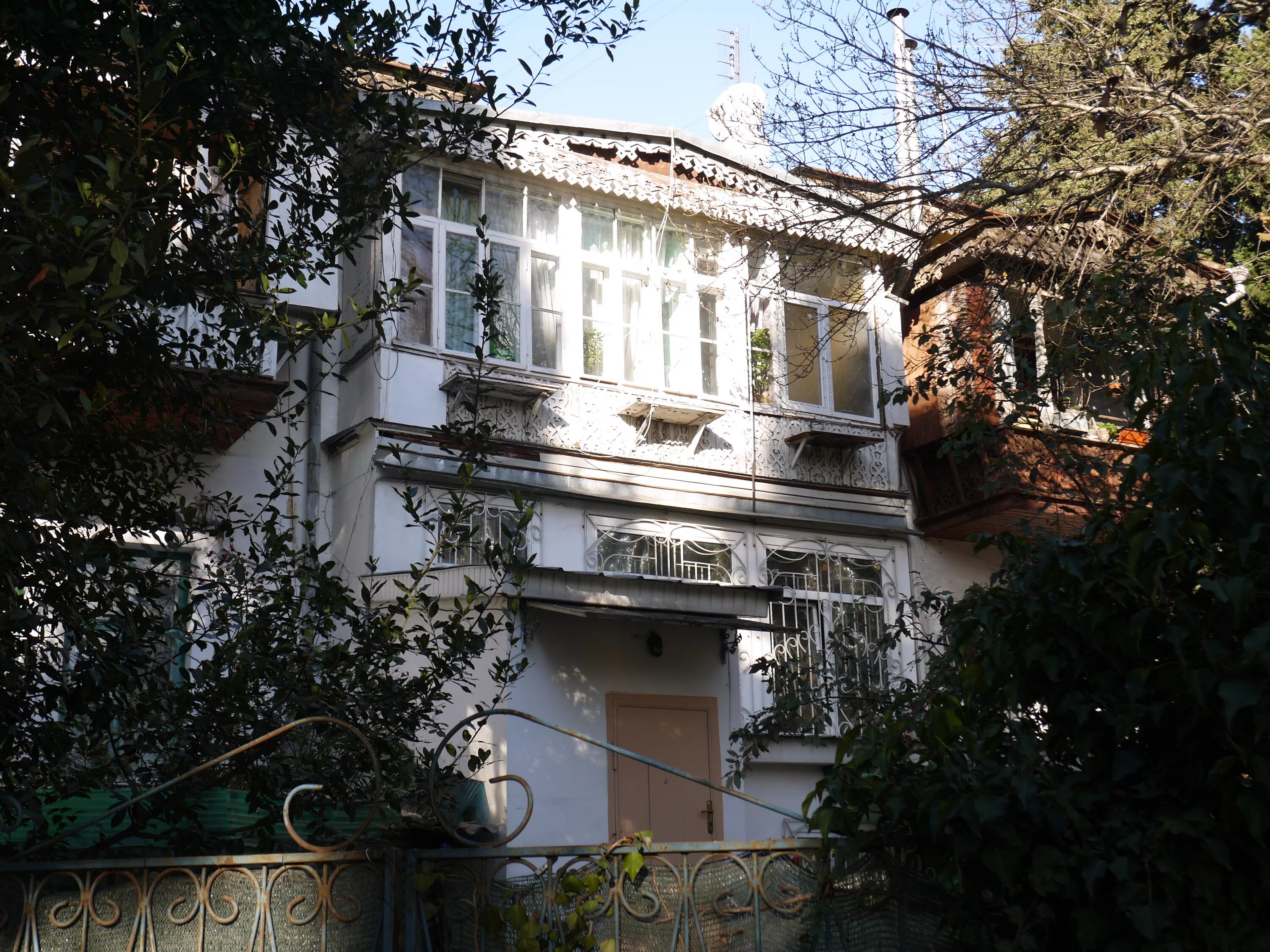 Кирова дом 29. Кирова 29 ялта. г. ялта ул. кирова 56. дом кострицкого в ялте. кирова 26 ялта.