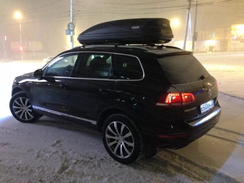 Багажник на туарег. Thule Motion 800 Touareg. Thule Dynamic 800 Touareg. Touareg 2g автобокс. Touareg 2g с багажником.