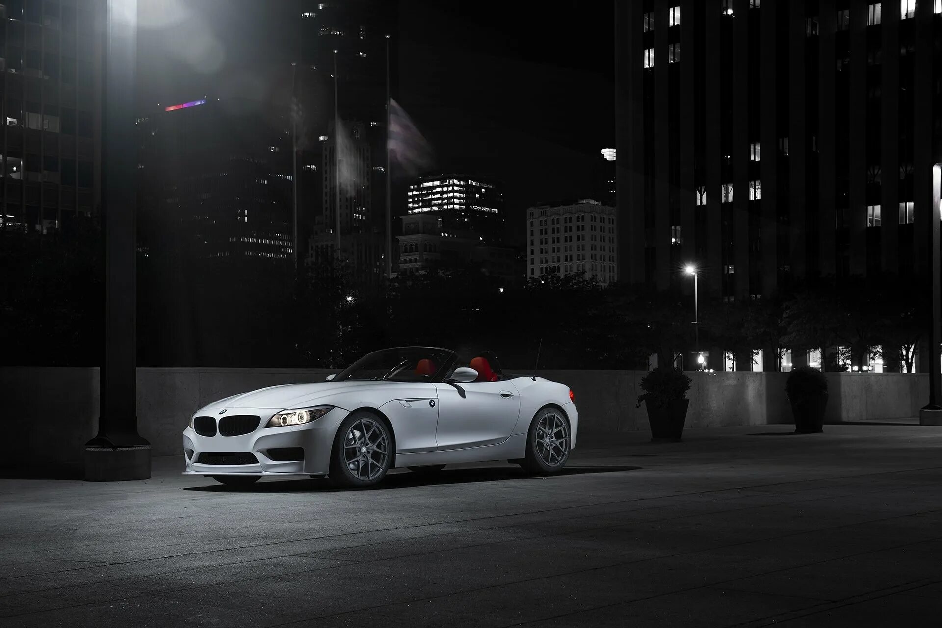 Снизов. BMW z4 белая. Z3 BMW белая с черными. BMW m3 White Night. BMW m4 Night Rain.