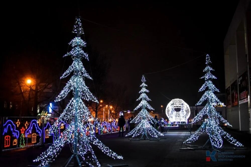 Нов симферополя. Новогодний симферополь. симферополь новый год. новогодний симферополь 2025. елка в симферополе.
