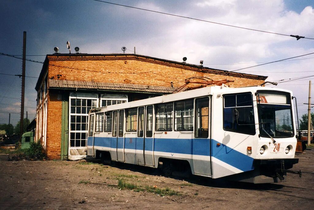 Трамвайное депо 2 в Прокопьевске. Трамвайное депо Прокопьевск. Трамвайное депо Осинники. Трамвайное депо номер 2 Прокопьевск.