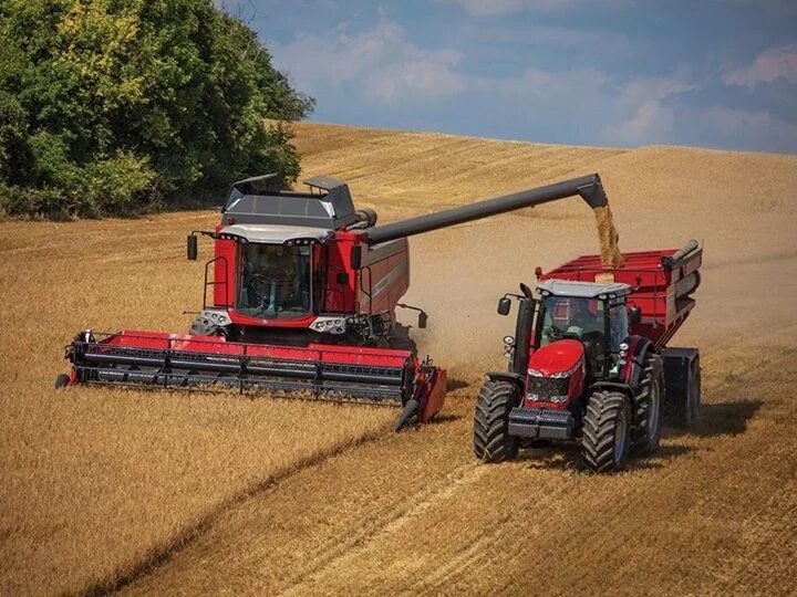 Комбайн нью холланд модели. Комбайн claas в поле. Комбайн джон дир. Сельскохозяйственные машины и оборудование. Сельскохозяйственная техника claas.