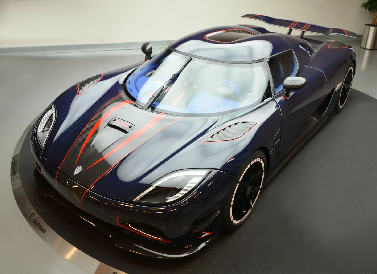 Машина koenigsegg. Koenigsegg agera one 1. Koenigsegg agera rs. Кенигсегг агера 1. Koenigsegg agera rs.