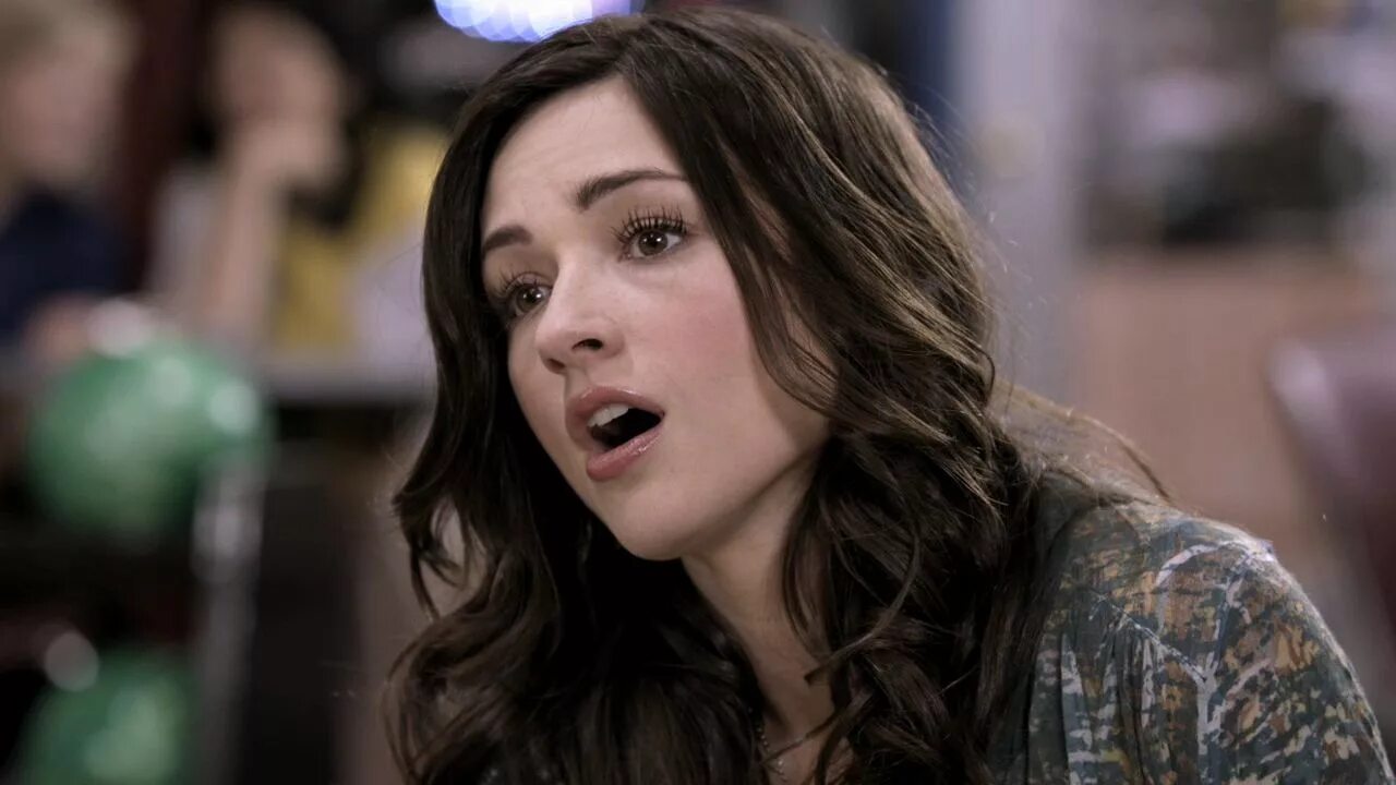 такого волчонка любила девчонка слушать. такого волчонка любила. защита волчат волчицей. джейкоб волк и ренесми. джейкоб блэк и ренесми.