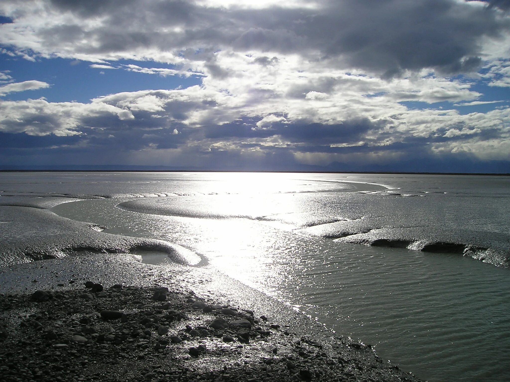 Отлив воды в океане. Залив Ваддензе. Ваттовое море. Ваттовое море Нидерланды.