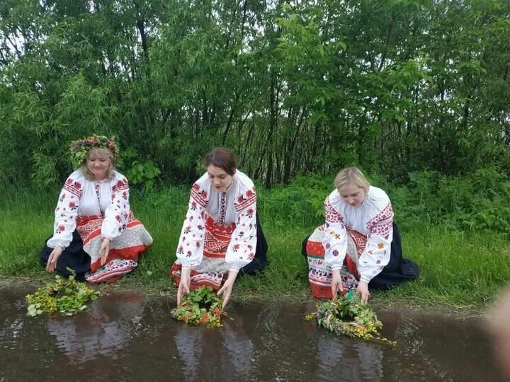 Семик праздник когда празднуется в 2025. Семик и троица. ах троица ах троица зелёная пора. народный праздник троица. троица обряды.