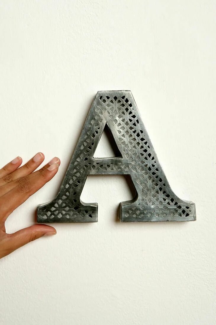 Металлические буквы. Буквы из металла. Acid etched. Etch primer. Acid etched.