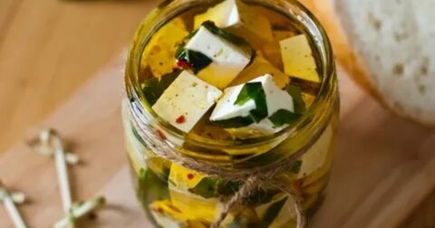 Маринованный острый сыр