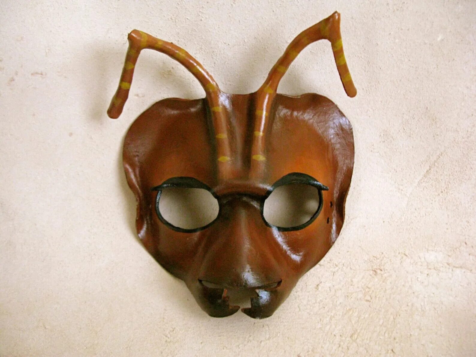 Маска жука. Маска таракана. Маска муравья. Карнавальная маска жука. Маска жука на голову
