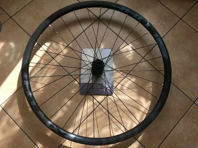 8 cx w/ hub dynamo. Трековый велосипед 80 мм обода. Обод 28 задний 2802-2+2802-1. Колеса шоссе. Колеса шоссе.