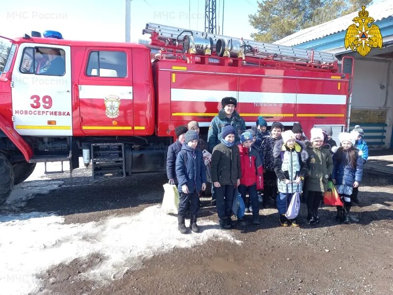 Новости новосергиевка оренбургская. Оренбург пожарная часть 3. МЧС Новосергиевка. Экскурсия в пожарную часть. Пожар в школе.