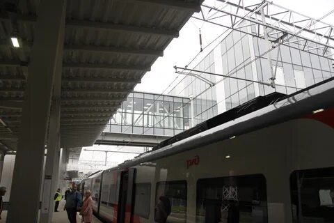 Метро крымская
