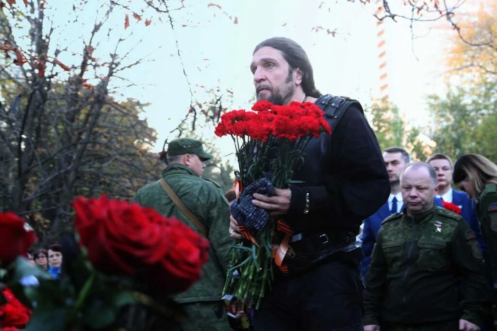 александр захарченко. мемориал захарченко кафе сепар. год александру захарченко. защитники донбасса. александр захарченко место гибели.