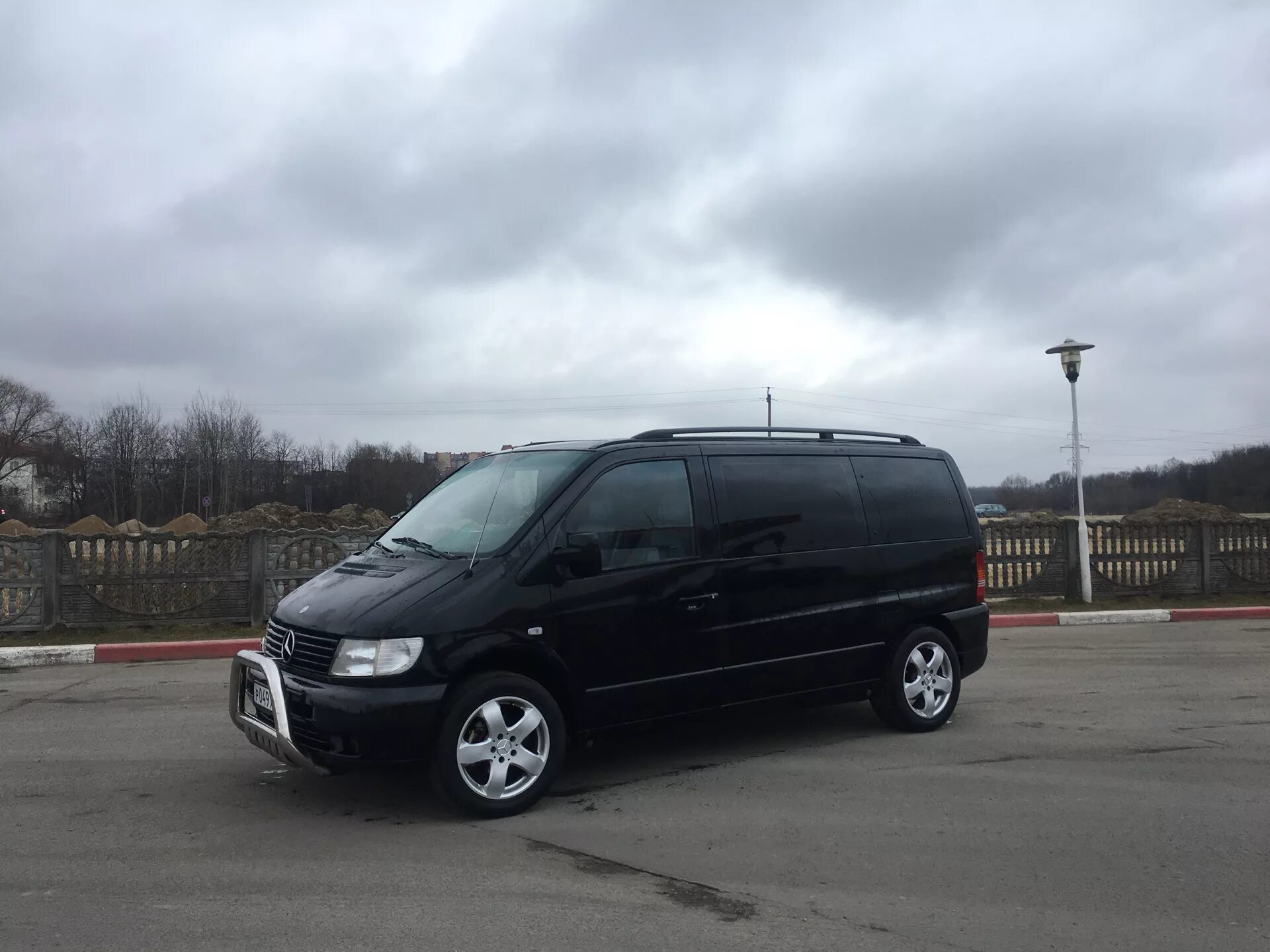 Мерседес вито 638 на 17 дисках. Диски на мерседес вито. Литые диски на мерседес вито 638. Диски мерседес вито. Диски на мерседес вито 638.