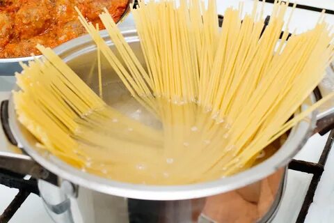 Сколько варить длинные макароны