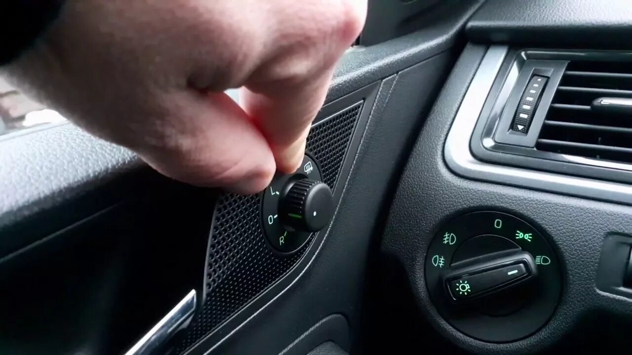 Адаптация заслонок шкода а7. Подогрев боковых зеркал skoda. шкода рапид подогрев зеркал.