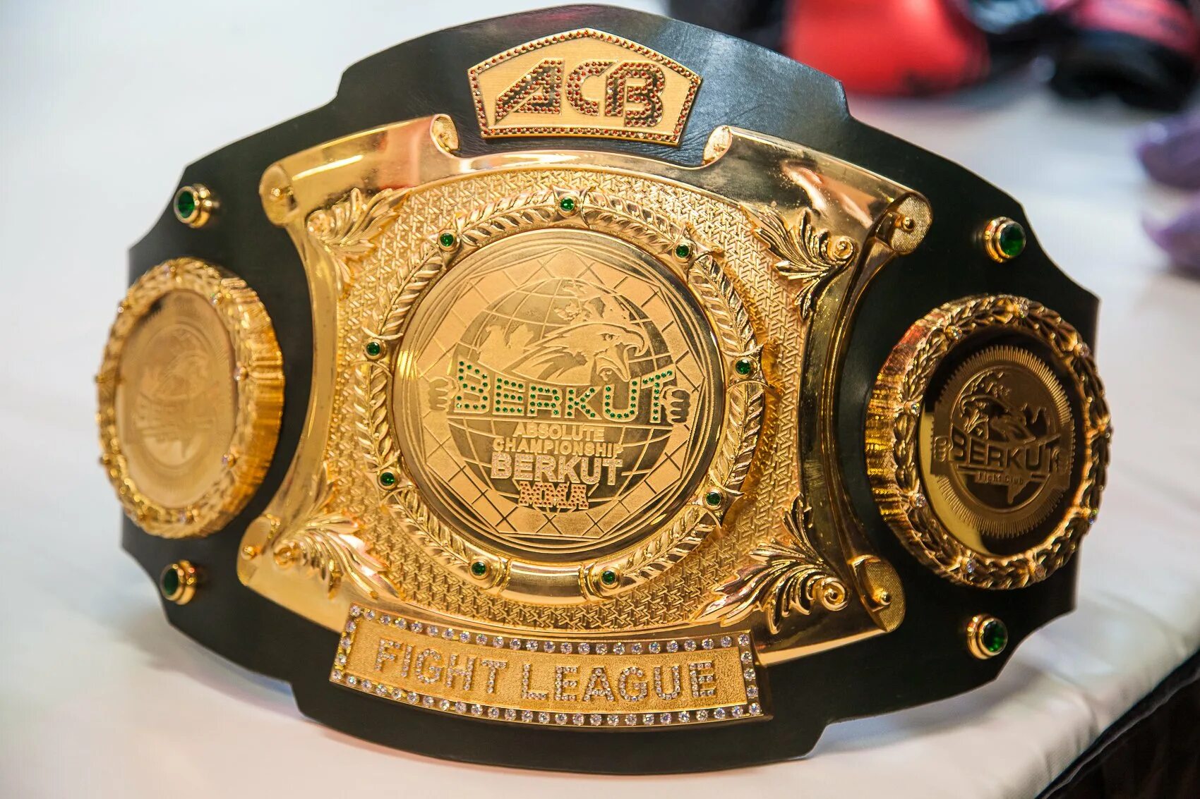 Ac b 0. Формула b2-4ac. Ac b 0. Эцио аудиторе братство крови. D b2 4ac формула.