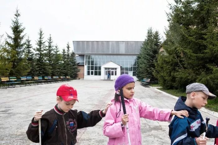 дом слепых детей. библиотеки для слепых детей. слепой и слабовидящий ребенок. дом слепых детей. школа для слабовидящих детей.