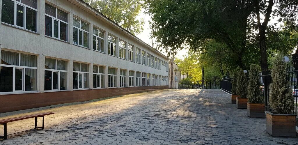 Школа 133 алматы. Гимназия 1 алматы. Школа 1 алматы. Школа 1 алматы. Школа гимназия 5 алматы.
