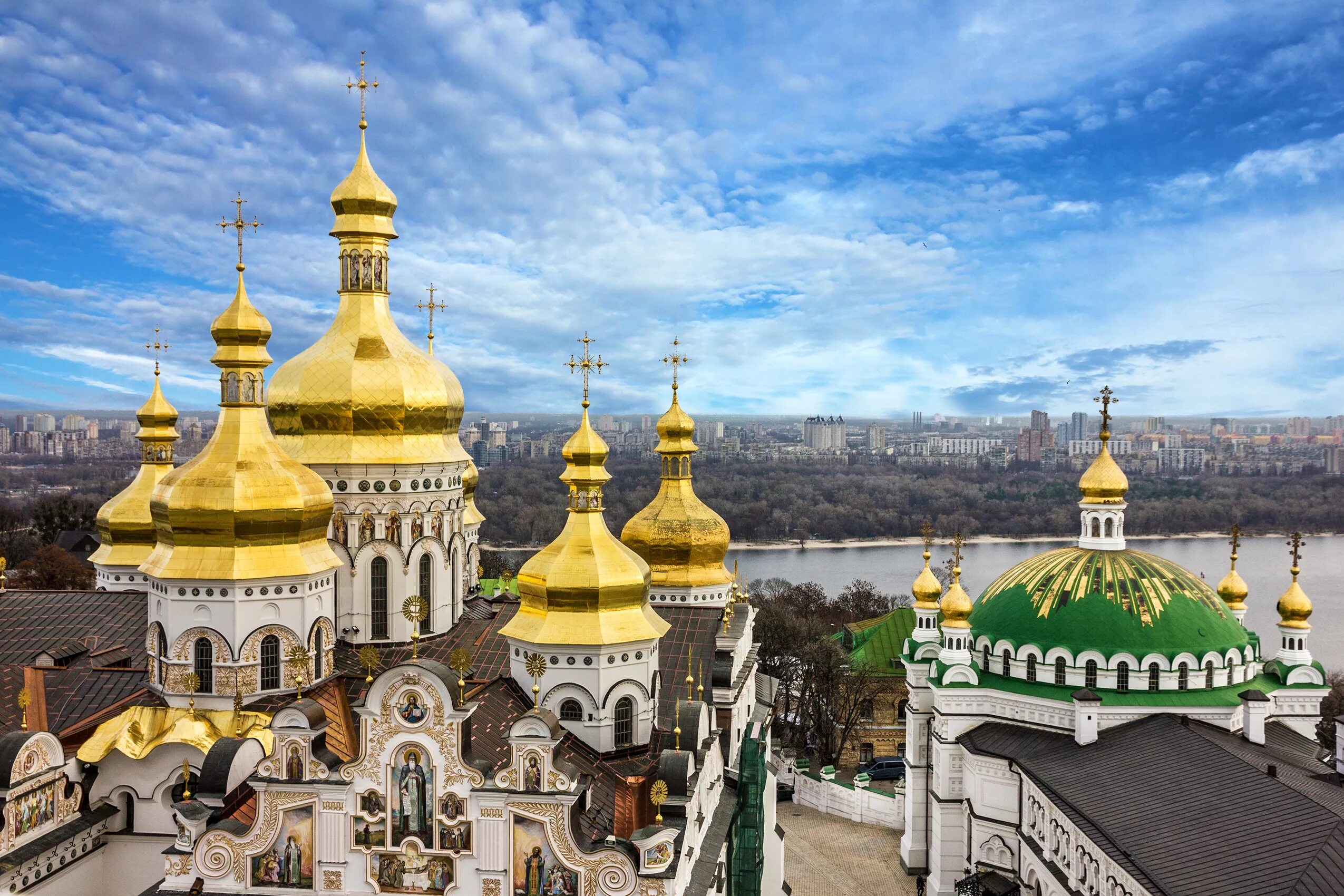 Ukraine. Киево-Печерская Лавра купола. Купола Киево Печерской Лавры. Киево-Печерская Лавра Софийский собор золотые купола. Фото купола Киево Печерской Лавры.