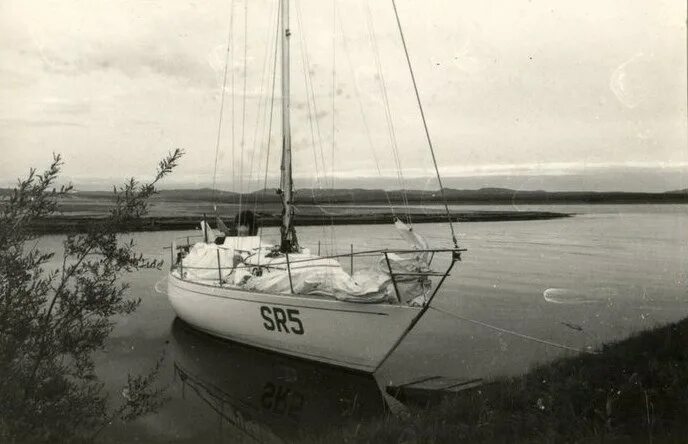 Яхта айвенго. Парусный кетч. Парусная яхта кеч. Нил с парусными лодками. Регата на картер 30.